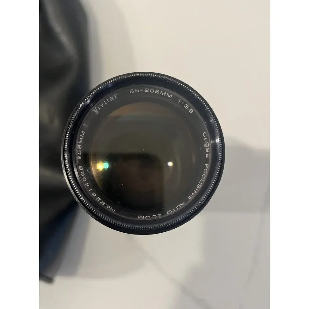 Vivitar 85-205mm 1:3.8 Close Focusing Auto Zoom Camera Lens no Cover With Bag